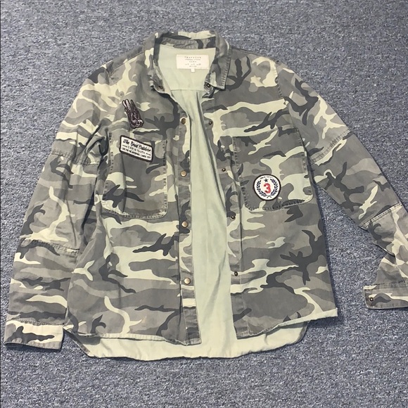 Zara camo vintage button up - Picture 1 of 5